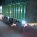 Diduga mobil truk kapasitas besar yang melewati jalan kota.