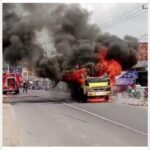 Sebuah Truck Bermuatan ubi terbakar di Jalan Lintas Prabumulih Palembang