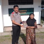Serdik Sespimmen Ramadhanil Perkuat Interaksi dan kepedulian dengan Masyarakat melalui penyaluran Infaq dan Zakat Kepada Kaum Dhuafa dan Disabilitas di Lembang