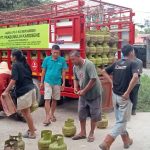 Kelangkaan Gas LPG 3 Kilogram membuat warga Sukaraja, Beli Gas Mahal di eceran